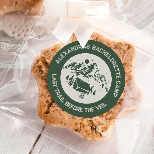 Sticker Rond Mountain Camping Week-end Bachelorette Classic (Créateur téléchargé)