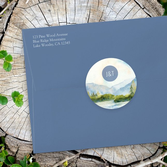 Sticker Rond Mountain Lake Mariage Simple Monogramme Aquarelle (Créateur téléchargé)
