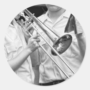 Sticker Rond Musique - Trombone - Une main secourable