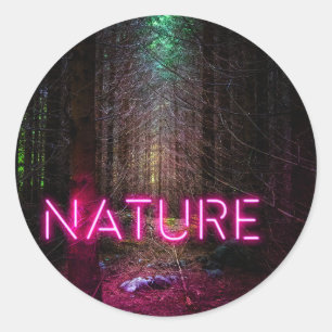Sticker Rond Mystère forêt d'épinette nature néon magenta signe