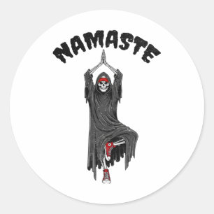 Sticker Rond Namaste Yoga drôle de Halloween Squelette Faucheur