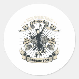 Sticker Rond Ne Sous-Estimez Jamais Un Vieux Homme Qui Joue Au
