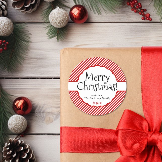 Sticker Rond Noël Rouge Sucre de canne Stripe Vacances Scallopé (Modern Minimal Red Stripes Typography Scalloped Classic Round Sticker)