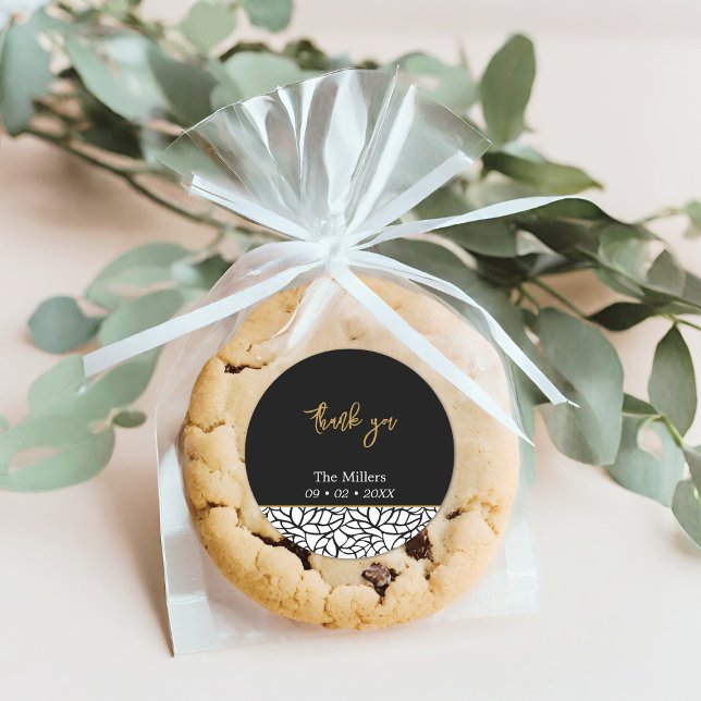 Sticker Rond Nom de famille botanique noir et blanc Date Merci (Black & White Botanical Family Name Date Thank You Classic Round Sticker)