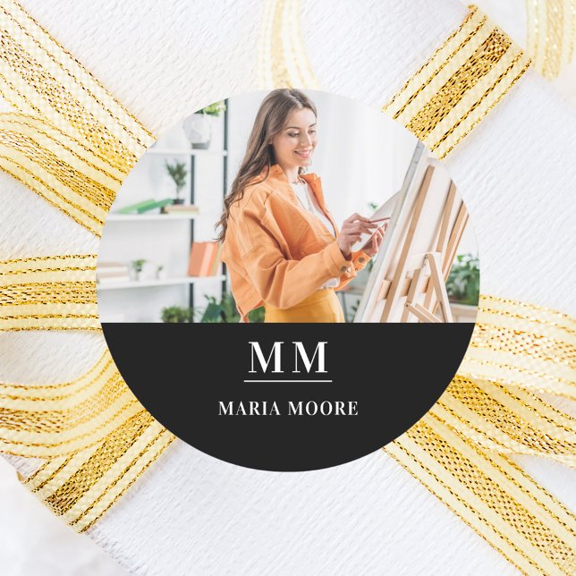 Sticker Rond Nom du monogramme photo noir blanc (Créateur téléchargé)