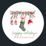 Sticker Rond Nous Avons Déplacé Red Père Noël Baby Christmas Cl<br><div class="desc">Rouge Père Noël Baby Christmas Clothesline</div>