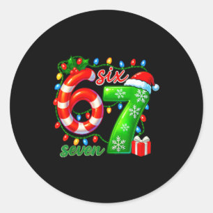 Sticker Rond Numéro 67 Mème Rétro Père Noël 6 7 Vacances Six Se