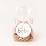 Sticker Rond Oh Baby Genre Neutre Baby shower moderne<br><div class="desc">Ce design est composé de belles tonalités neutres et d'une combinaison moderne de sans serif et de typographie cursive, ce qui rend cette enveloppe de baby shower neutre pour le genre et les autocollants de faveur parfaits pour votre baby shower boho! Ce design est entièrement personnalisable et les couleurs peuvent...</div>