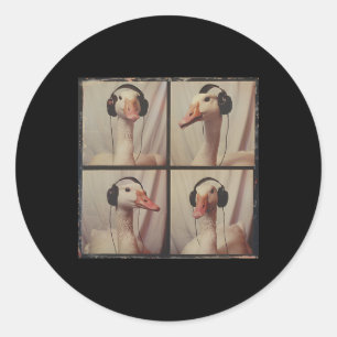 Sticker Rond Oie Écoutant De La Musique Amoureux D'oie Autiste