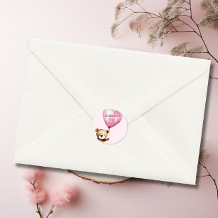 Sticker Rond On peut attendre le Baby shower des filles