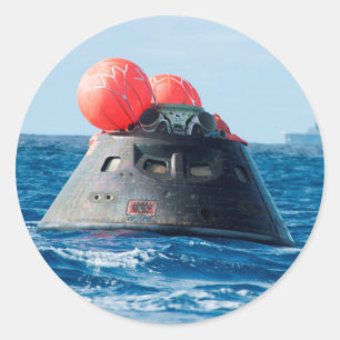 Sticker Rond Orion Capsule Spacecraft Ocean Recovery