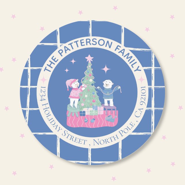 Sticker Rond Ours polaires et enveloppe bleue de l'arbre de Noë (Polar bears decorating a Christmas tree blue round Holiday envelope seal .)
