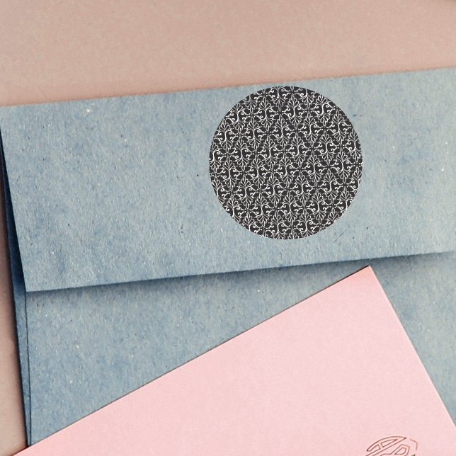 Sticker Rond Parchemins noirs blancs fantaisistes en Motif diam (Classy damask abstract pattern with scrolls in black and white on stickers.)