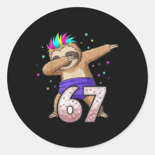 Sticker Rond Paresseux Dabbing 67 Drôle Six Sept Argot Gen Z Me