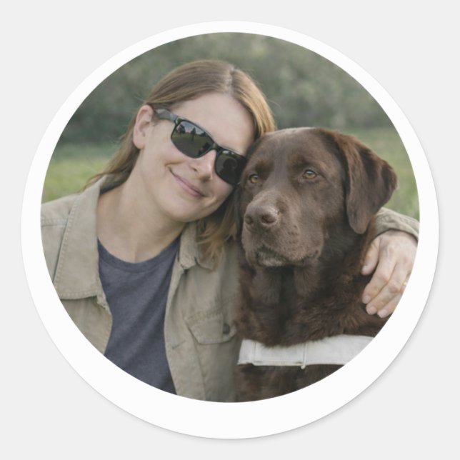 Sticker Rond Partenariat de chien guide Labrador au Chocolat –  (Devant)