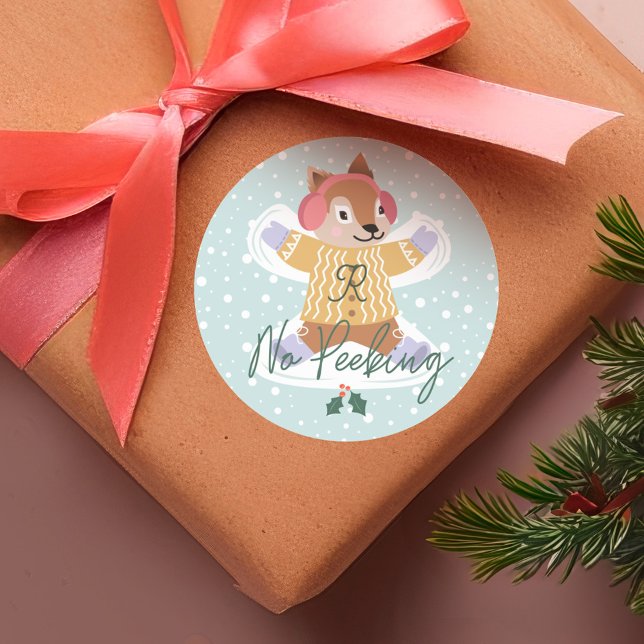 Sticker Rond Pas de Peeeete mignon Écureuil d'écureuil d'Ange d (No Peeking Cute Woodland Moose Snow Angel Classic Round Sticker)