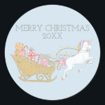 Sticker Rond Pastel Christmas Unicorn Père Noël Sleigh Baby Blu<br><div class="desc">Pastel bébé bleu "Joyeux Noël" enveloppe autocollant avec une licorne tirant Père Noël traîneau plein de jouets.</div>