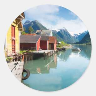 Sticker Rond Paysage de fjord de Fjaerlandsfjord en Norvège