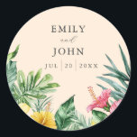 Sticker Rond Pêche Aquarelle Fleurs tropicales Mariage Faveur<br><div class="desc">Ces fleurs tropicales modernes de pêche à l'aquarelle avec des stickers de faveur de mariage verdoyante peuvent être personnalisées avec vos informations dans une typographie élégante. Conçu par Thisisnotme©</div>