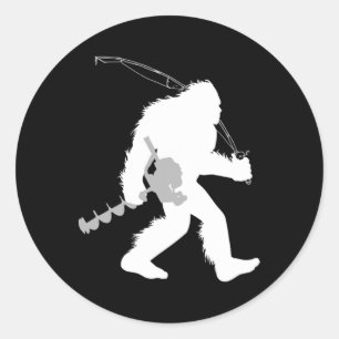 Sticker Rond Pêche sur glace de Bigfoot Yéti pêcheur avec forag
