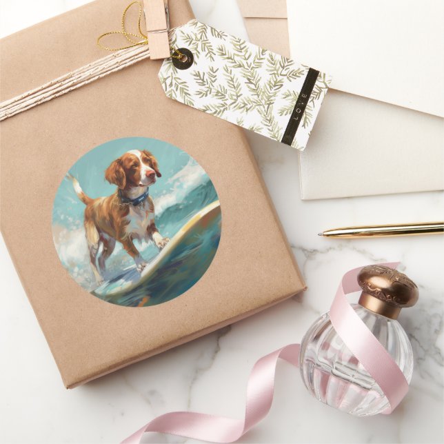 Sticker Rond Peinture de Brittany Spaniel faisant du surf sur l (Cadeaux)