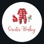 Sticker Rond Père Noël Baby Christmas Baby shower Invitation<br><div class="desc">baby shower à thème père Noël Baby Christmas avec vêtements bébé et plaid de buffle noir.</div>