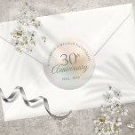 Sticker Rond Perle du 30e anniversaire<br><div class="desc">Personnalisez avec votre trente ans spécial anniversaire perle informations en typographie chic sur un arrière - plan perle. Conçu par Thisisnotme©</div>