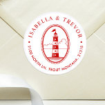 Sticker Rond Phare de Crimson | Crimson à thème nautique<br><div class="desc">Des autocollants d'adresse de retour blanc et rouge cramoisi adaptés à un mariage de style nautique. Ils présentent une illustration unique de style phare nautique entourée de vos informations.</div>