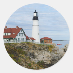 Sticker Rond Phare de Portland Headlight sur une côte rocheuse