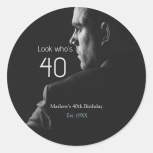 Sticker Rond photo d'anniversaire 40 ans nom masculin est. anné