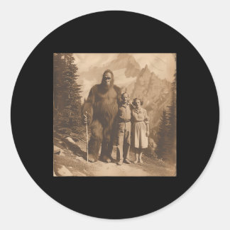 Sticker Rond Photo drôle de Bigfoot Randonnée vintage Sasquatch