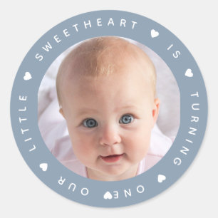 Sticker Rond Photo Garçon Dusty Coeurs Bleus Notre Petite Amour
