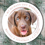 Sticker Rond Photo personnalisée Elegant Rose Mariage or<br><div class="desc">Ajoutez la touche finale à vos annonces de mariages de chien avec cette photo personnalisée, et des autocollants personnalisés 'My Humans Got Married. Customisez avec votre photo préférée, vos noms et votre date. DROIT D'AUTEUR © 2020 Judy Burrows, Black Dog Art - Tous droits réservés. Sticker Rose Gold Mariage Classic...</div>