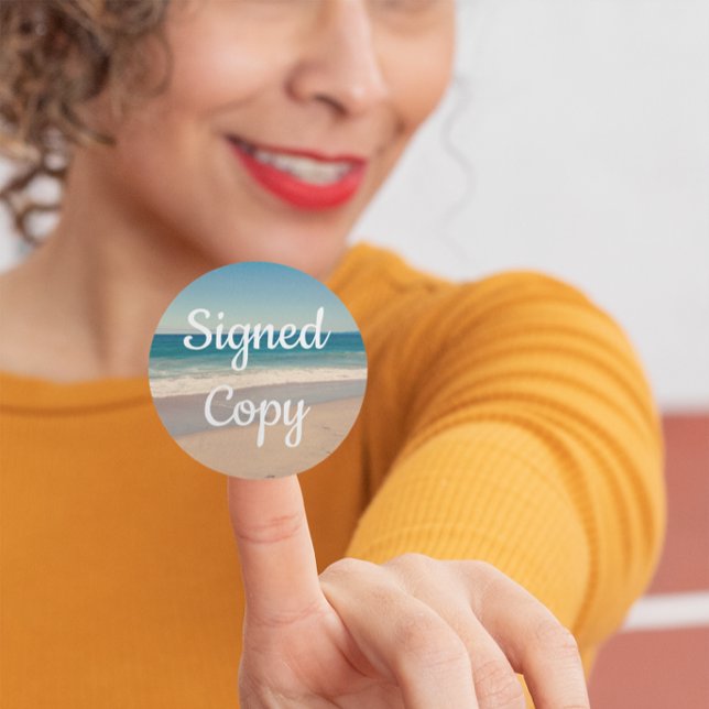 Sticker Rond Photographie de bord de mer signée (Local authors can use their own photo to personalize these autographed copy stickers.)