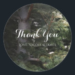 Sticker Rond Pine Tree Rustic Forest Woods Mariage personnalisé<br><div class="desc">Pine Tree Rustic Forest Woods Mariage Personnalisé Favoriser Sticker. Ceci peut être customisé avec n'importe quel texte. Supprimez toute zone de texte pour laisser une zone vide.</div>