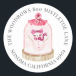 Sticker Rond Pink Christmas Snow Globe Retourner l'adresse Étiq<br><div class="desc">étiquette d'adresse de retour de Noël rose neige globe. Style Whimsical et plus chic. Pour plus de personnalisation,  cliquez sur le lien "customiser plus" et utilisez notre outil de conception pour modifier ce modèle.</div>