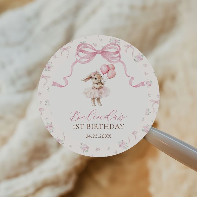 Sticker Rond Pink Floral Coquette Bow Bunny 1st Birthday (Créateur téléchargé)