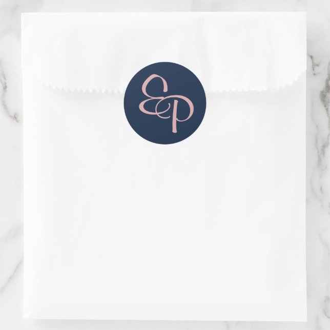 Sticker Rond Pink on Navy Script Monogramme Enveloppe Sceau (Sac)