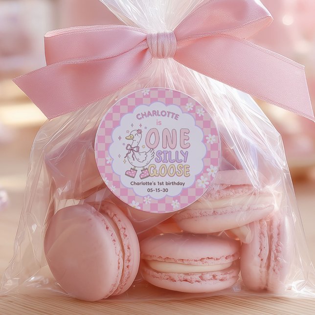 Sticker Rond Pink One Silly Goose - Girl's First Birthday (Pink One Silly Goose. Girl First birthday Stickers for Birthday cookies.)