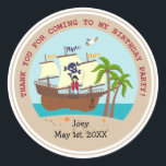 Sticker Rond Pirate kid birthday<br><div class="desc">This product is for kids that love pirates and piracy stories. It feesta cute little pirate boy that has arrived on this island with palm trees. There's a pirate ship in the horizon waiting for him to return with a treasure! Seagulls are watching. This product is ideal for a pirate...</div>