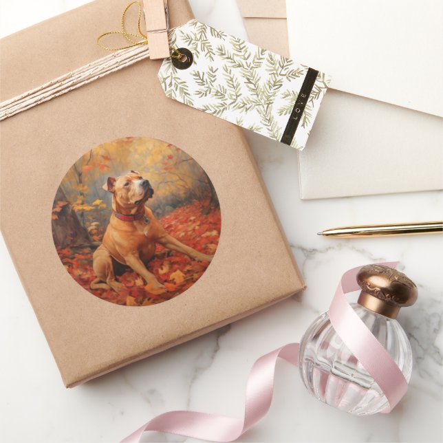 Sticker Rond Pitbull à l'automne Feuilles automne Inspiration (Cadeaux)