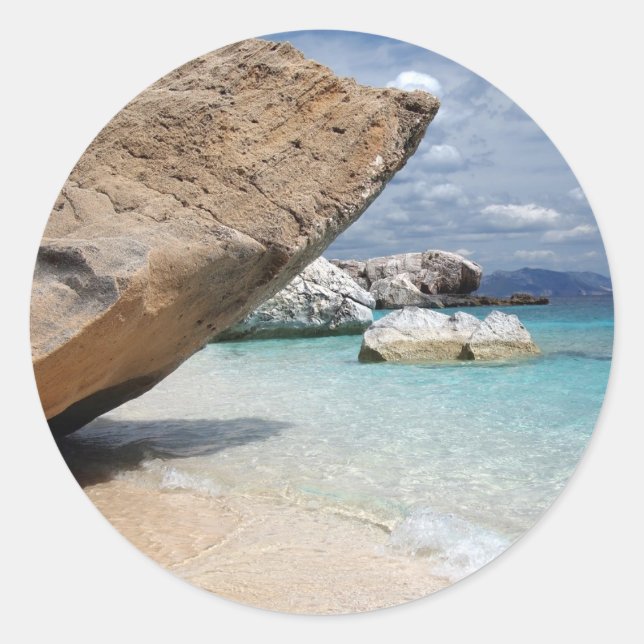 Sticker Rond Plage de Sardaigne avec gros rochers rond autocoll (Devant)