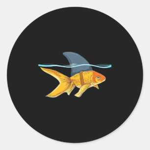 Sticker Rond Poisson d'or avec mini-shirt Fin Shark Funny