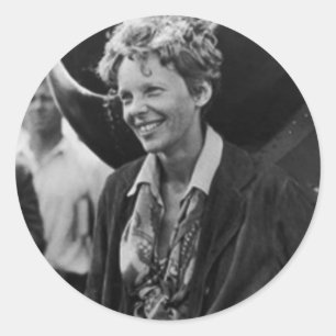 Sticker Rond Portrait photo Vintage d'Amelia Earhart