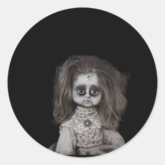 Sticker Rond Poupée hantée vintage Déplaisante