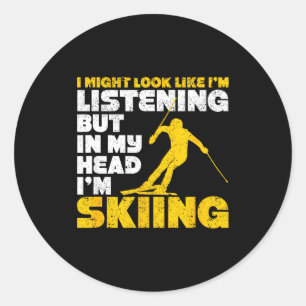 Sticker Rond Pourrait ressembler à un amateur de ski drôle qui