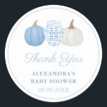 Sticker Rond Préppy Blue & White Citrouille Wedding shower Favo<br><div class="desc">autocollants de Merci pour tout événement (illustrés ici pour un Baby shower mais tous les champs de texte sont personnalisables). Le design se compose d'un élégant vase en pot de gingembre avec un citrouille bleu d'un côté et un citrouille blanc de l'autre. Ces éléments d'aquarelle étaient à l'origine peints à...</div>