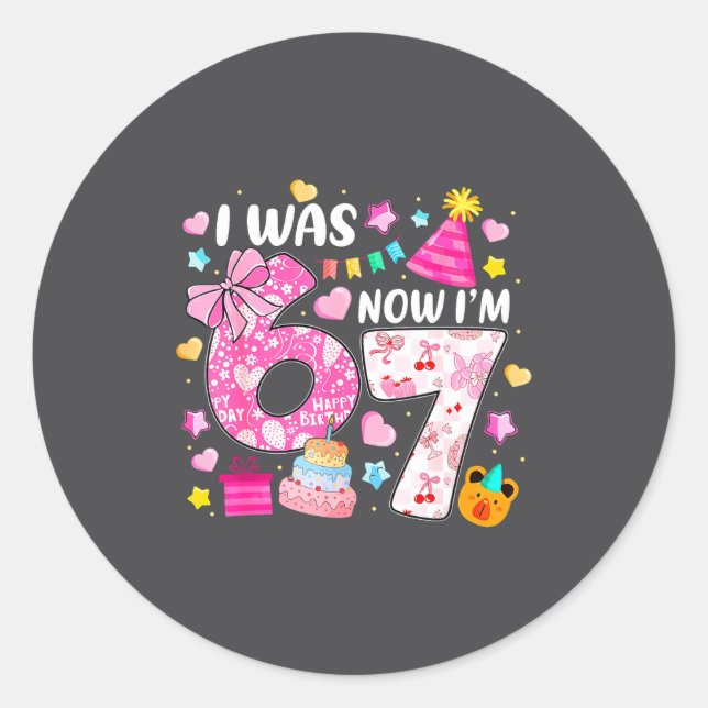 Sticker Rond Preppy Coquette Bow I Was 6 Now I'm 7 7th Birthday (Devant)