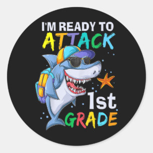 Sticker Rond Prêt À Attaquer Le Requin De 1Ere Année De Retour