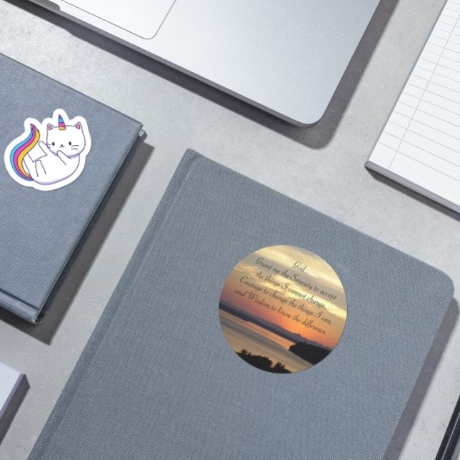 Sticker Rond Prière de sérénité Coucher de soleil sur la mer or (In Situ)